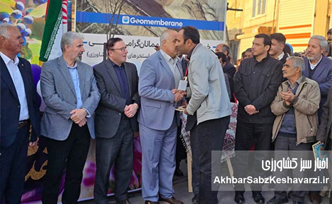 روستای-تیل؛-نگین-درخشان-کشاورزی-ایران-و-میزبان-جشنواره-ملی-زرشک-سیاه-7