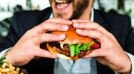 برای داشتن عمری طولانی‌تر این خوراکی‌ها را نخورید

