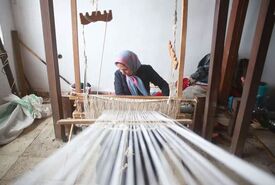 چراغ خاموش «متقال‌بافی»


