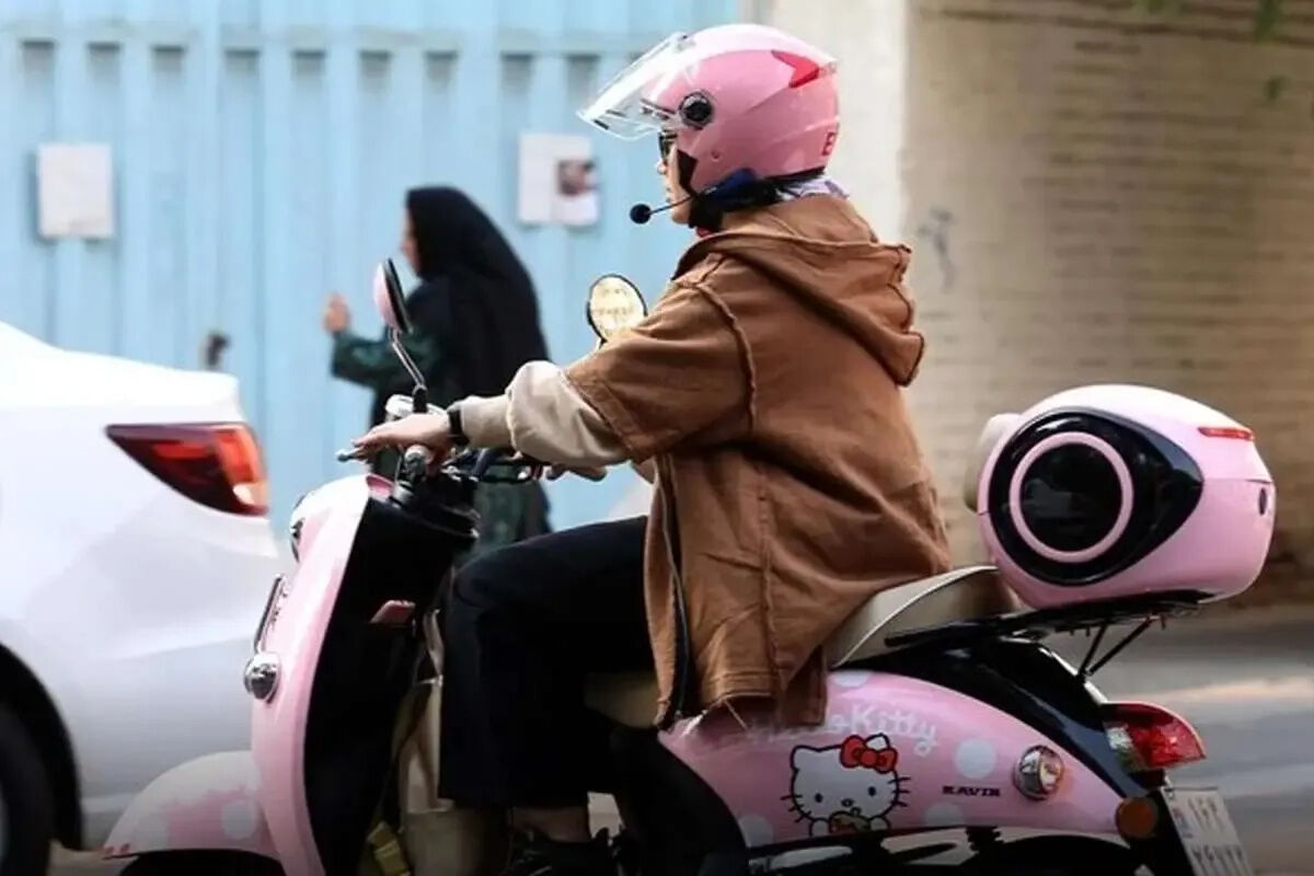 بررسی حقوقی و ضرورت صدور گواهینامه موتورسیکلت برای زنان