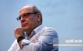 انتقاد تند عباس عبدی از نمایندگان خبرساز: چرا تنگه هرمز را نبستید؟