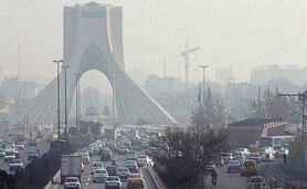 آسمان تهران همچنان خاکستری است

