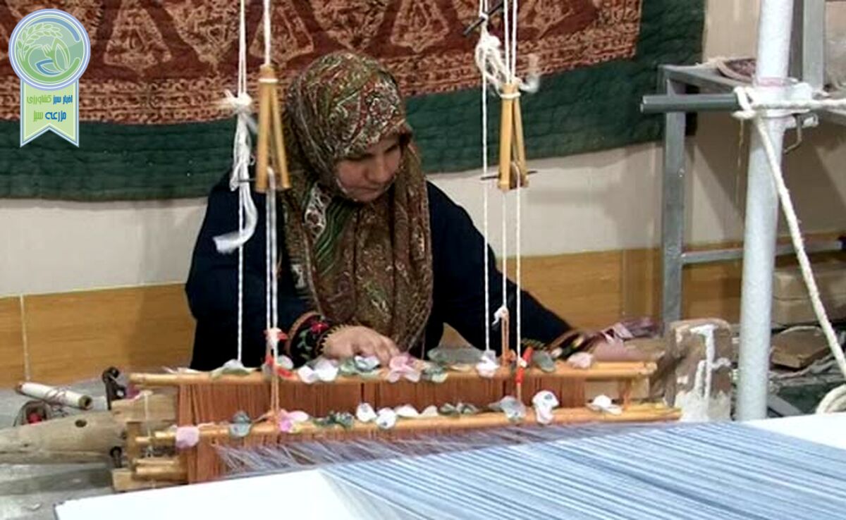 دست‌بافته کویر در سراشیبی فراموشی

