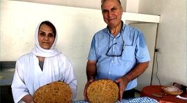 عرضه نان کامل توسط بانوی خلاق گرگانی+ ویدئو

