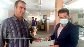 نخستین دامدار کارت 2میلیارد ریالی در بانک کشاورزی صادر شد