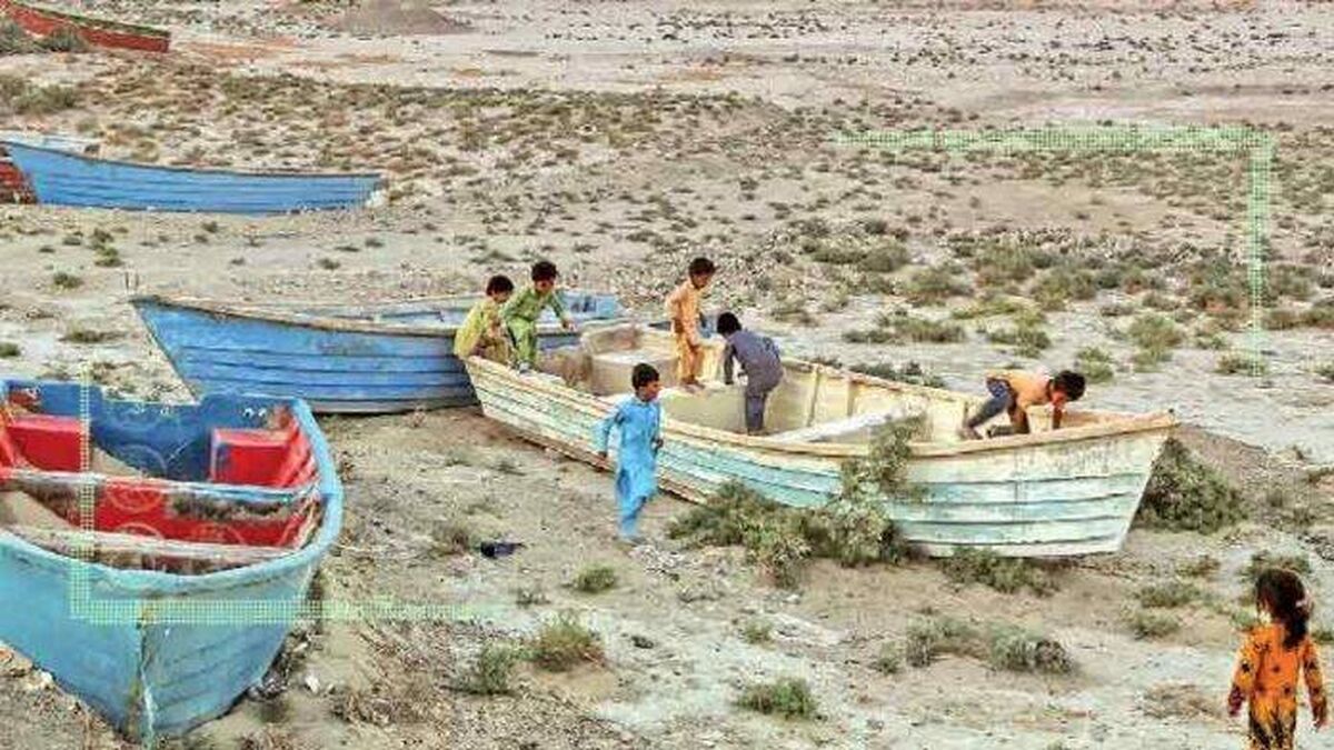 کنار هامون می‌مانیم