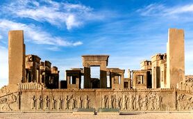 خطر جدی فرونشست در تخت جمشید

