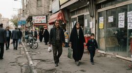 تضعیف طبقه متوسط، توان اقتصادی جامعه را گرفت و آسیب‌های اجتماعی را افزایش داد 