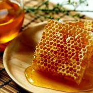راهنمای جامع تشخیص عسل طبیعی از تقلبی: از روش‌های آزمایشگاهی تا تست‌های خانگی
